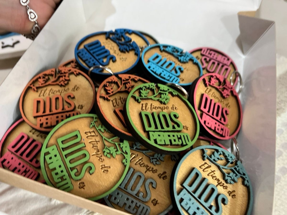 Llaveros personalizados coloridos para empresas y eventos