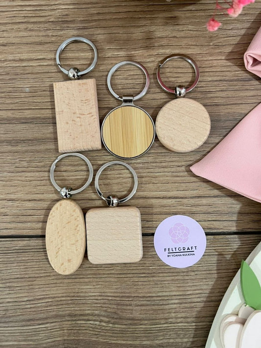 Llaveros personalizados en madera con grabado - Felt Craft RD