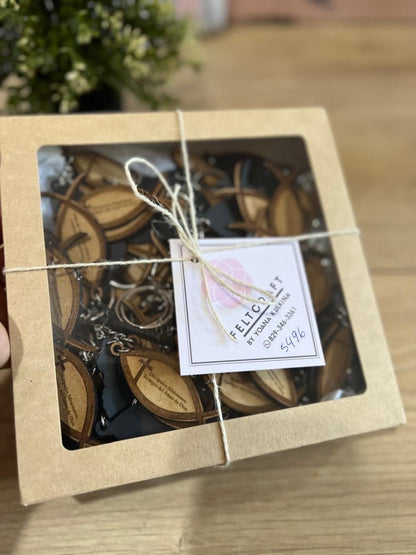 Llavero artesanal personalizado con iniciales y diseño