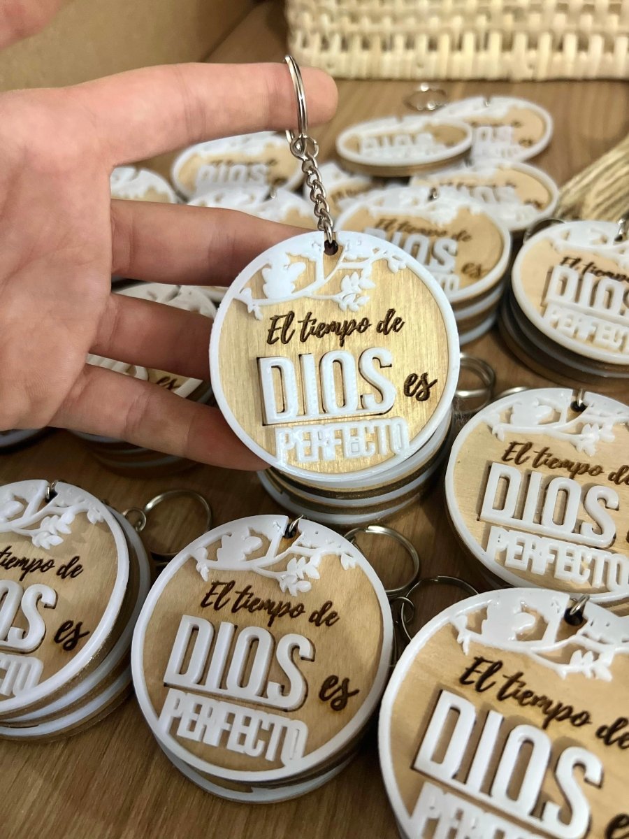 Llaveros personalizados en madera y acrilico - Felt Craft RD