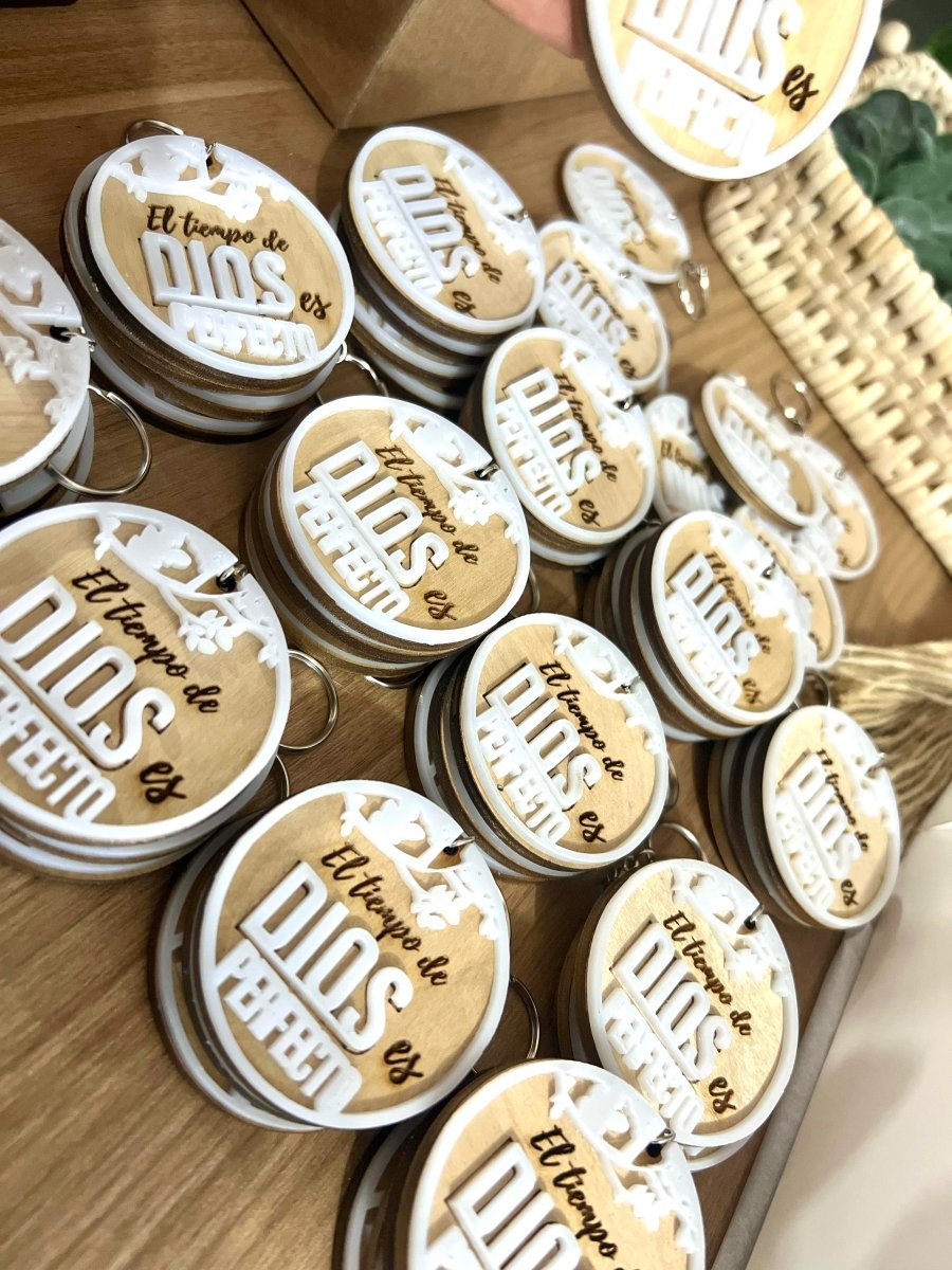 Llaveros personalizados en madera y acrilico - Felt Craft RD