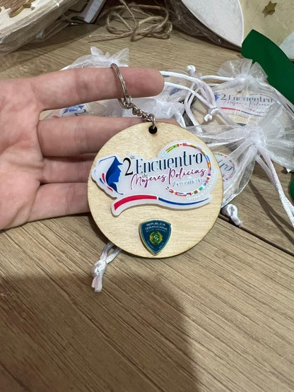 Llavero pintado a mano con nombre o frase.