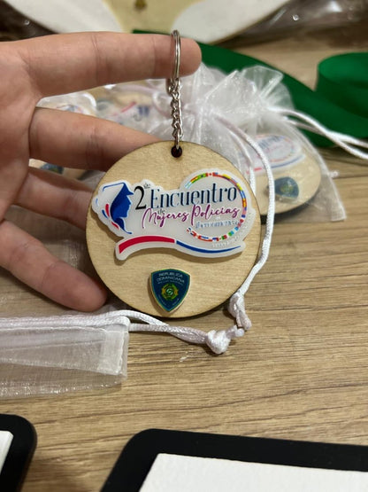 Llavero pintado a mano con nombre o frase.