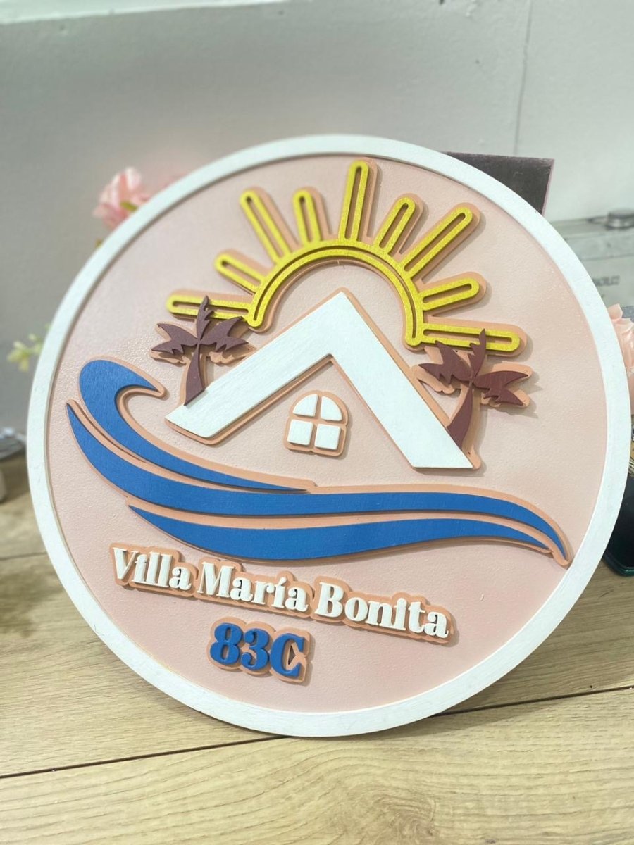 Logo de madera personalizado para empresas y hoteles República Dominicana - Felt Craft RD