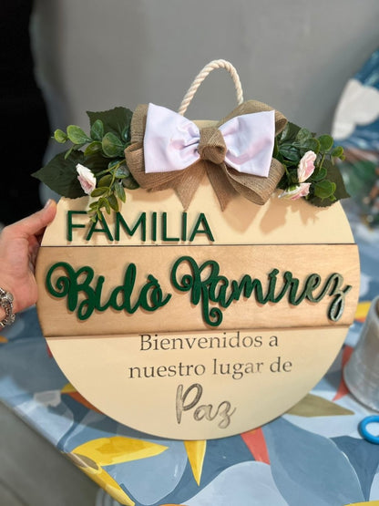 Madera colgante puerta familiar con apellido - Felt Craft RD