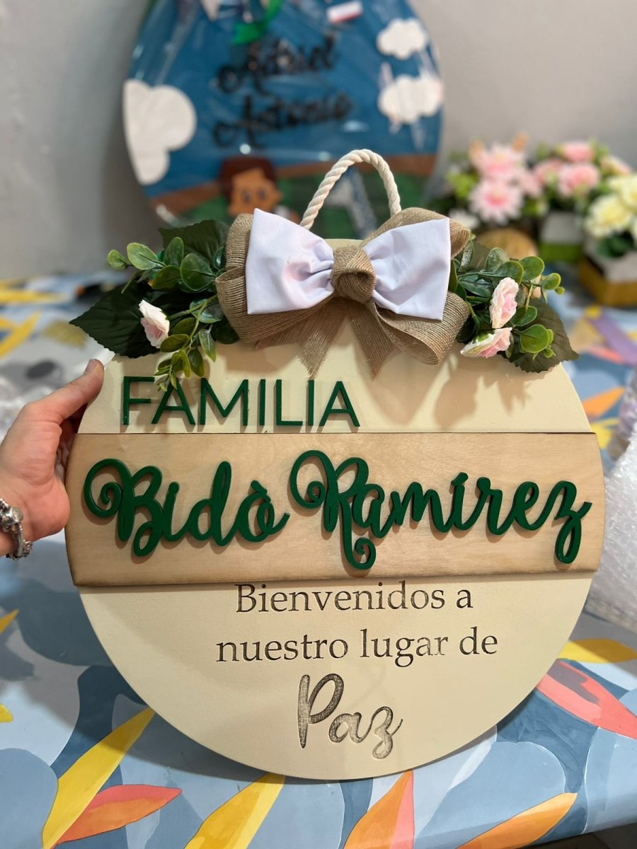 Madera colgante puerta familiar con apellido - Felt Craft RD