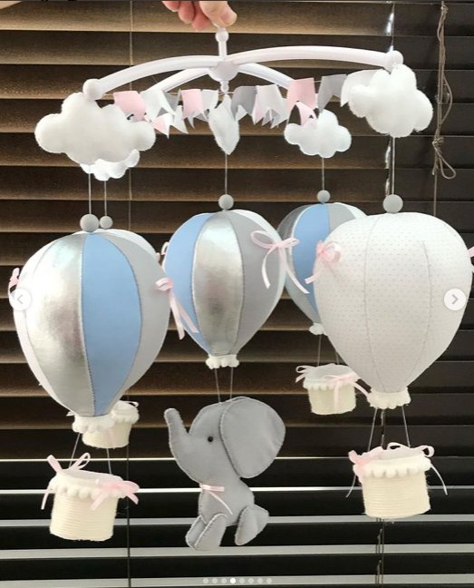 Móvil de cuna con globos aerostáticos y elefante de tela personalizado para cuarto de bebé - Felt Craft RD