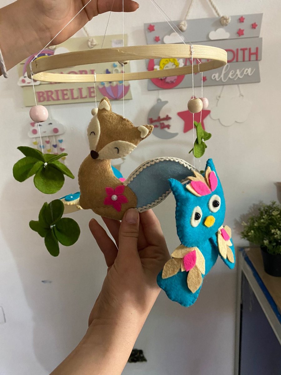 Móvil de cuna de animalitos de tela personalizado para decoración de bebé - Felt Craft RD