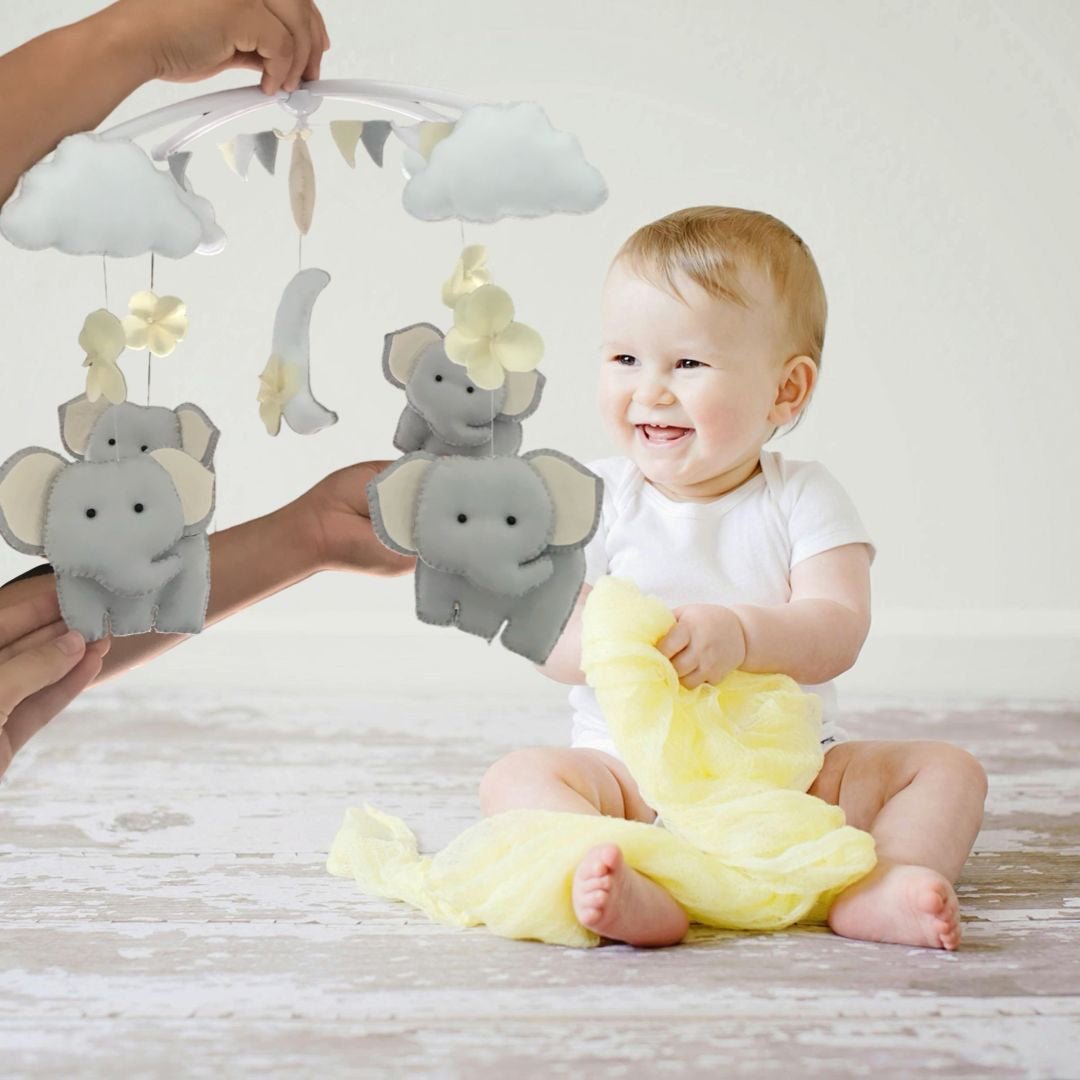 Móvil de cuna de elefantes de tela personalizado para bebé - Felt Craft RD
