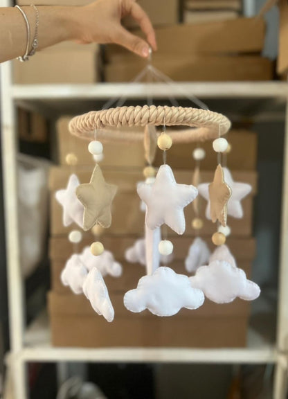 Móvil de cuna hecho a mano ideal para baby shower – Feltcraft RD