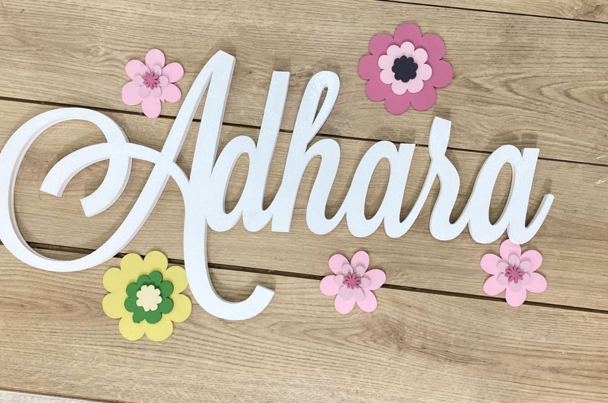 Nombre con flores personalizado de madera para pared - Felt Craft RD