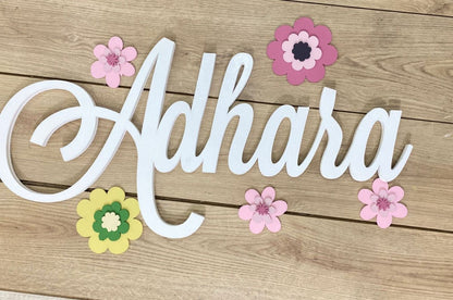 Nombre con flores personalizado de madera para pared - Felt Craft RD