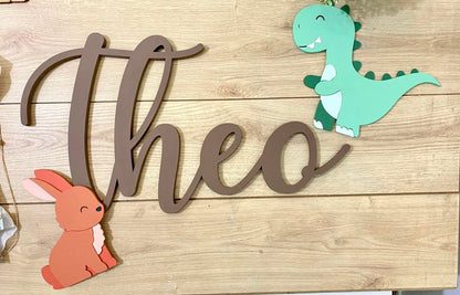 Nombre de madera personalizado con animales para habitación de bebé - Felt Craft RD