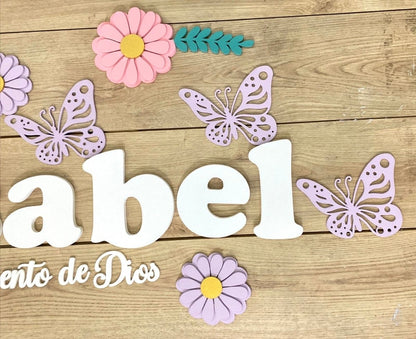 Nombre en madera con flores y mariposas personalizado para habitación de niña - Felt Craft RD