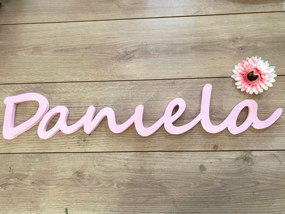 Nombre en madera personalizado con corazón – Feltcraft RD