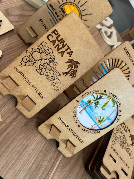Porta celular en madera con nombre - Felt Craft RD