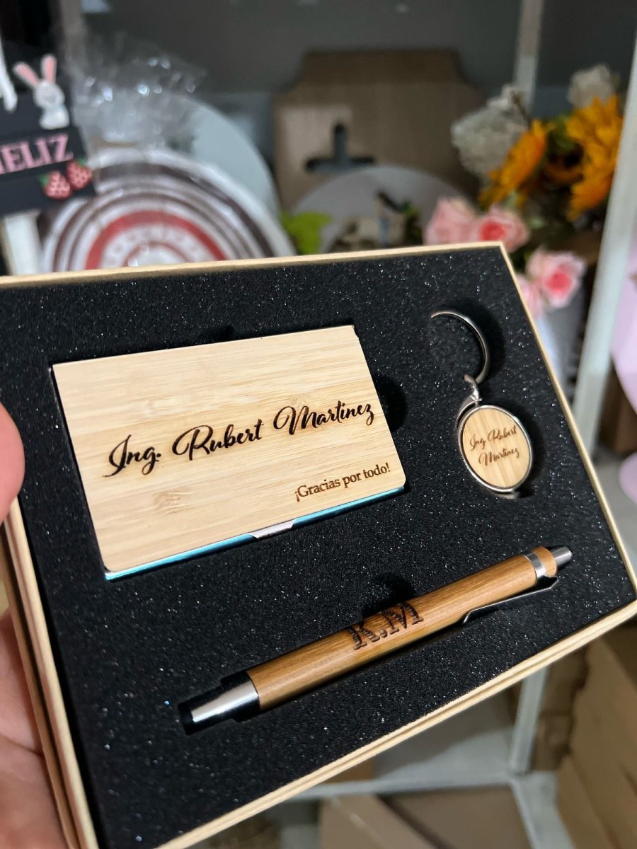 Organizador de escritorio personalizado en madera