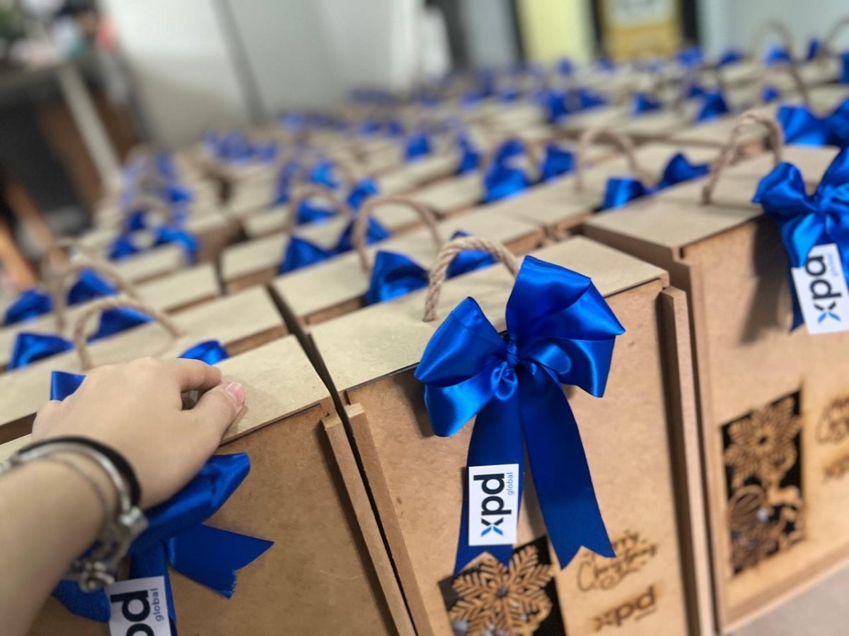 Portavino con lazo decorativo