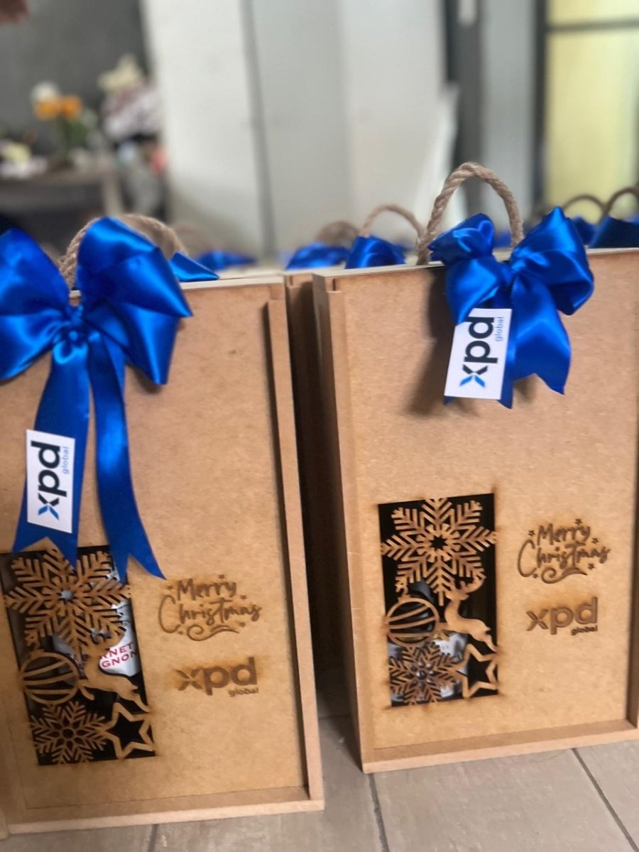 Portavino con lazo decorativo