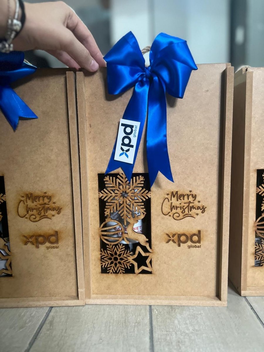 Portavino grabado con láser