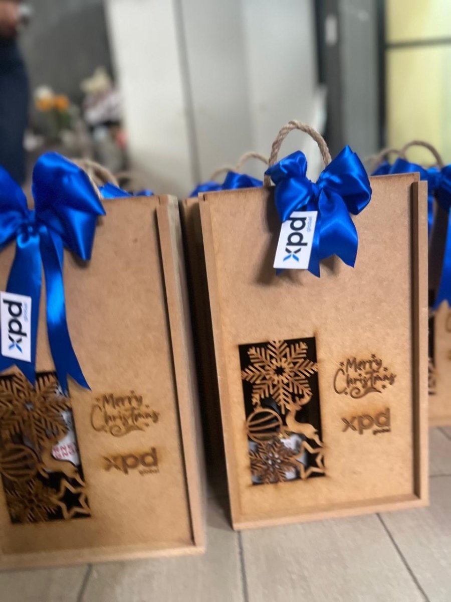 Portavino con lazo decorativo