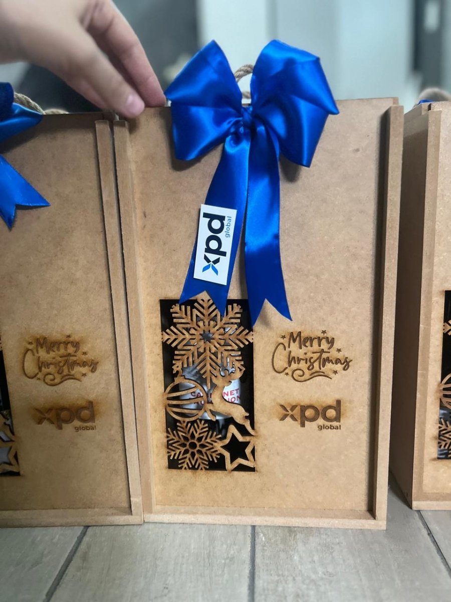 Caja de madera para vino personalizada