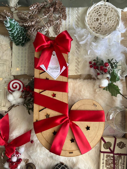 Portavino de madera personalizado para regalo con inicial - Felt Craft RD