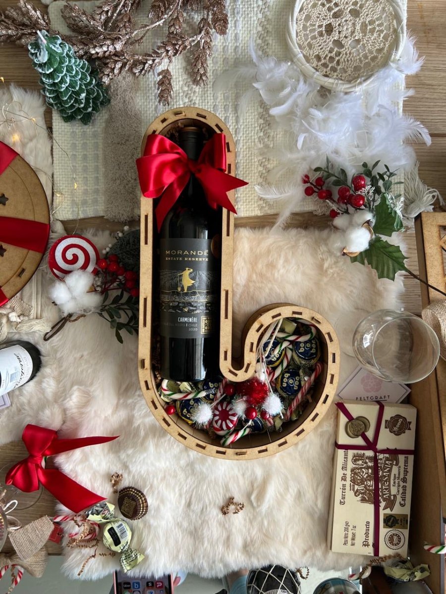 Portavino de madera personalizado para regalo con inicial - Felt Craft RD