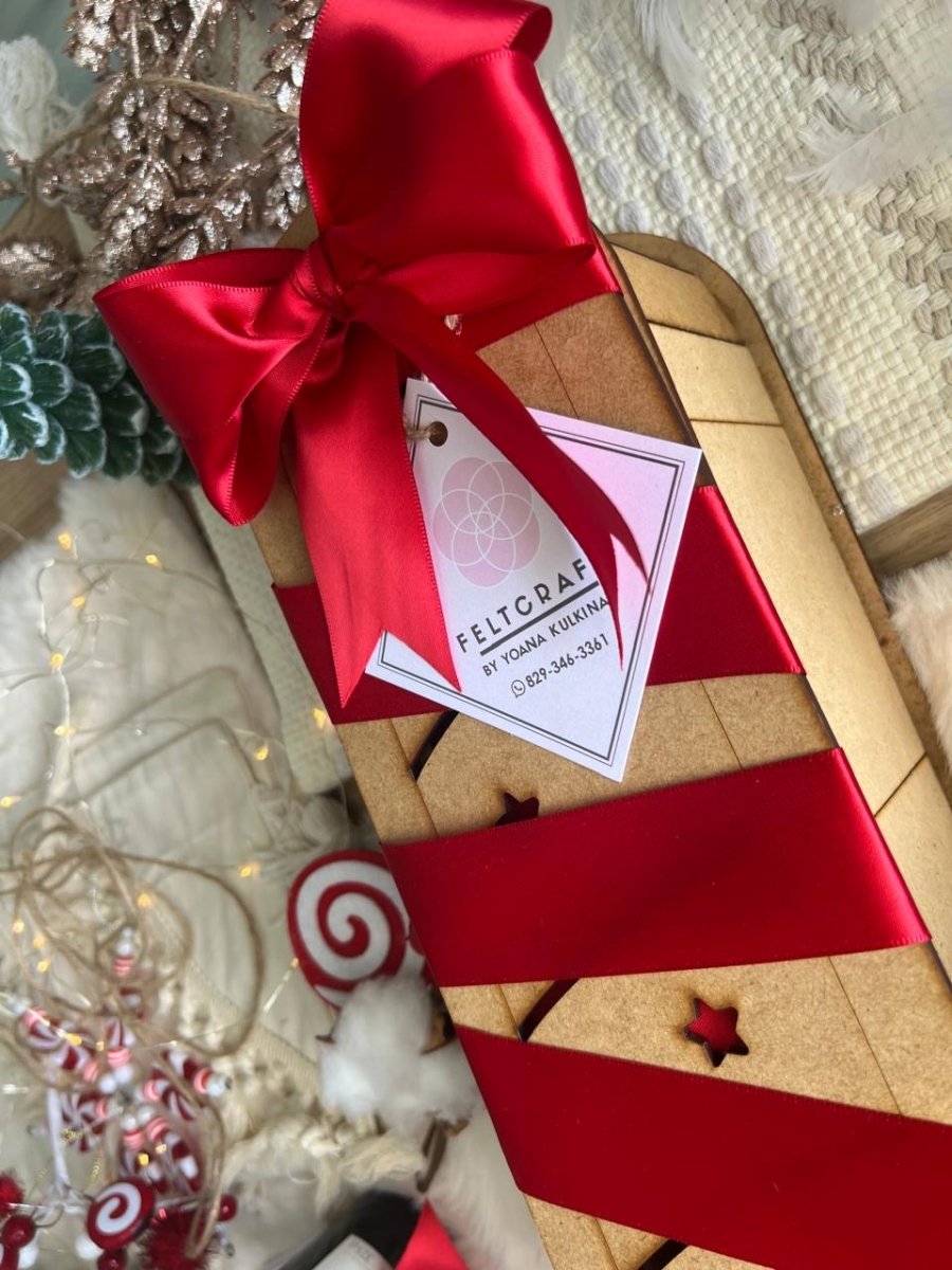 Portavino de madera personalizado para regalo con inicial - Felt Craft RD