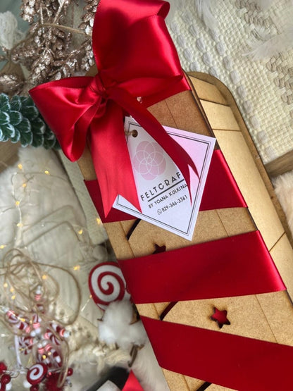 Portavino de madera personalizado para regalo con inicial - Felt Craft RD