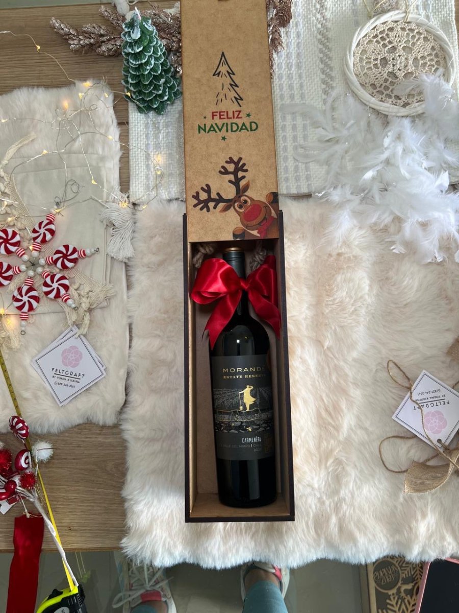 Portavino de madera personalizado con lazo decorativo