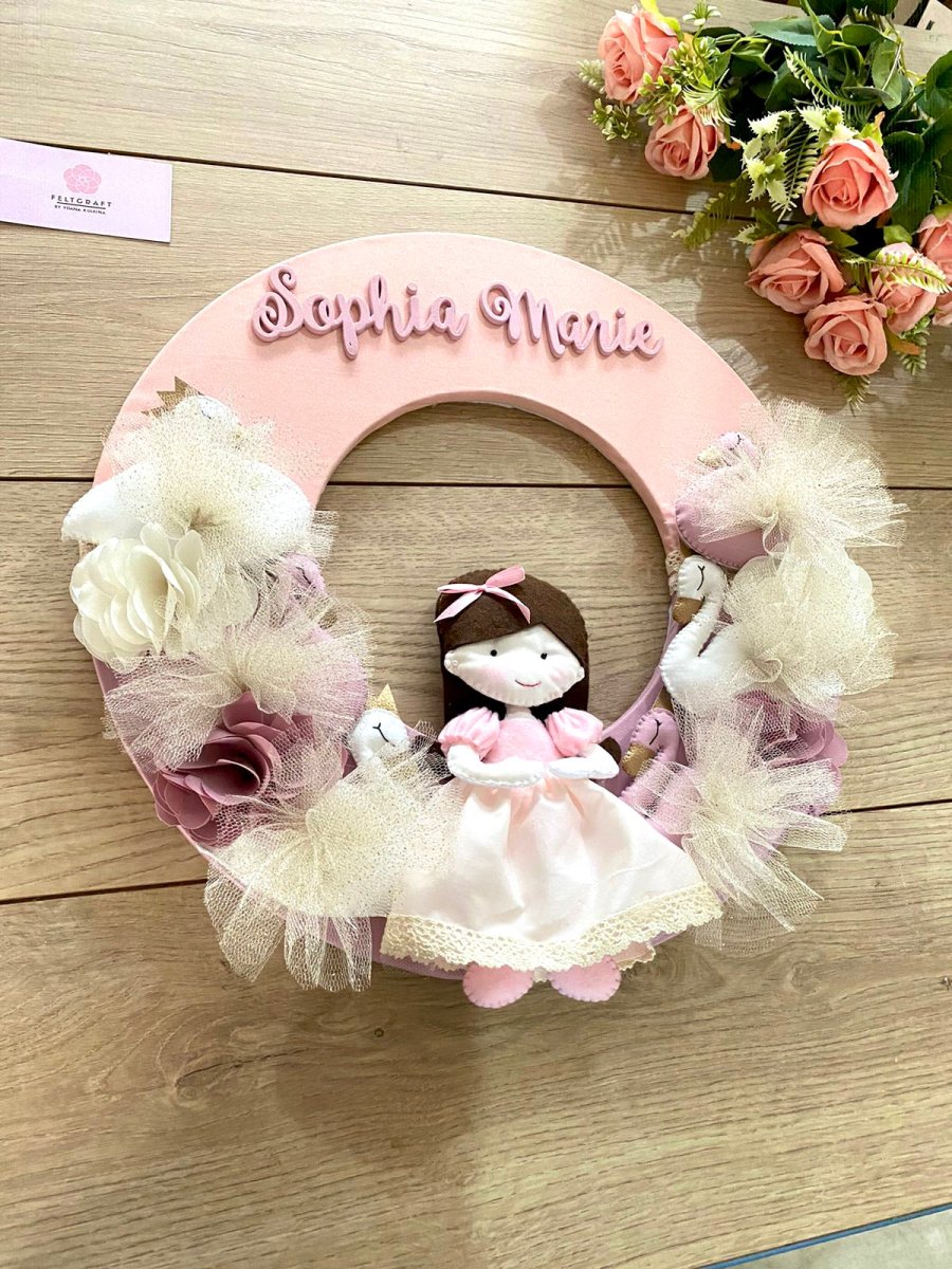 Princess Cisnes baby girl Door Hanger - Felt Craft RD