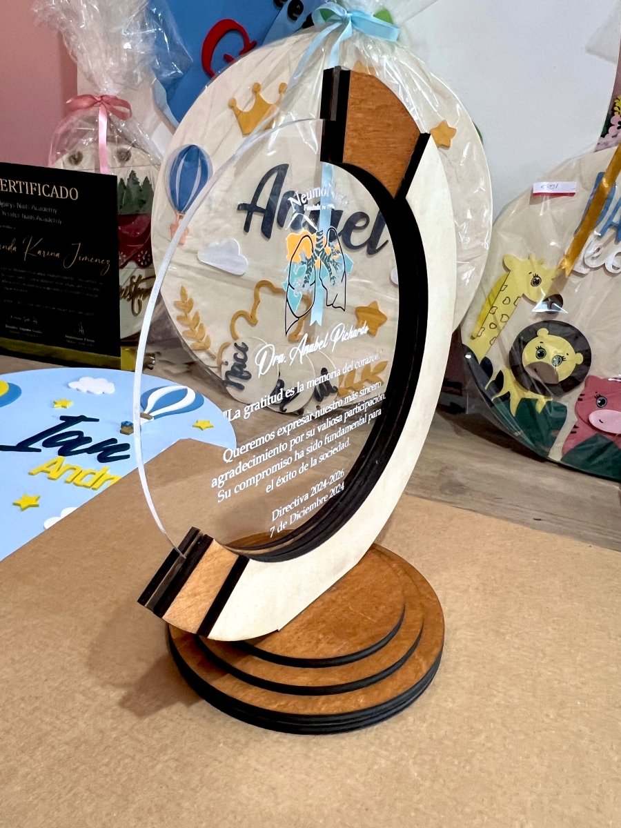 Reconocimiento en madera y acrilico - Felt Craft RD