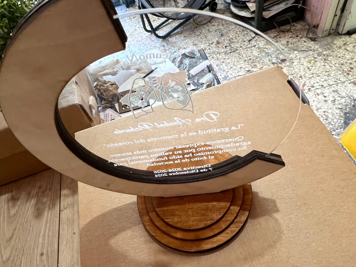 Reconocimiento en madera y acrilico - Felt Craft RD