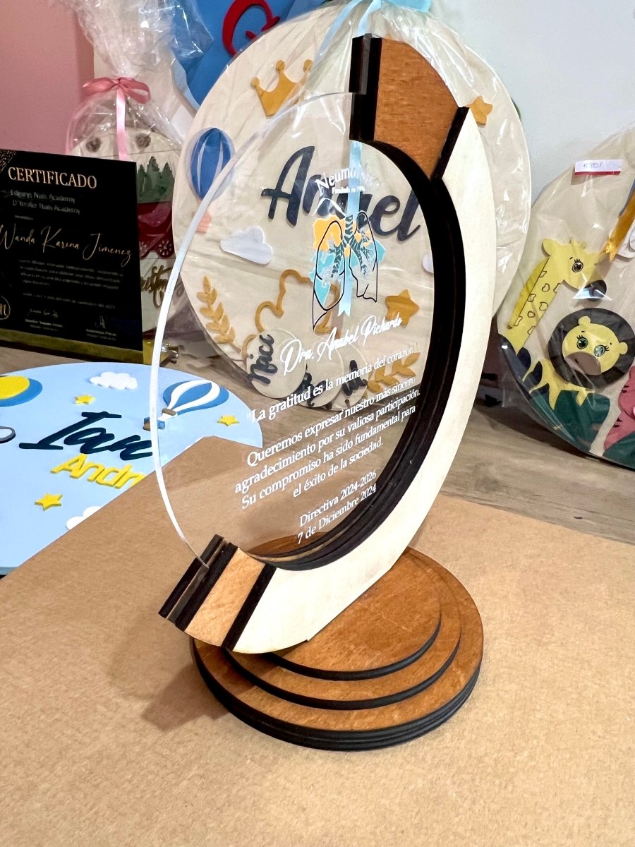 Reconocimiento en madera y acrilico - Felt Craft RD