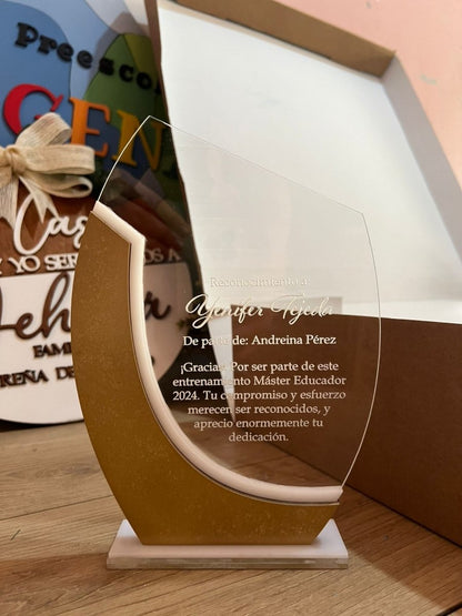 Reconocimiento en madera y acrilico personalizado Republica dominicana - Felt Craft RD