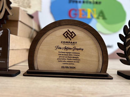 Reconocimientos personalizados en Madera y acrilico - Felt Craft RD