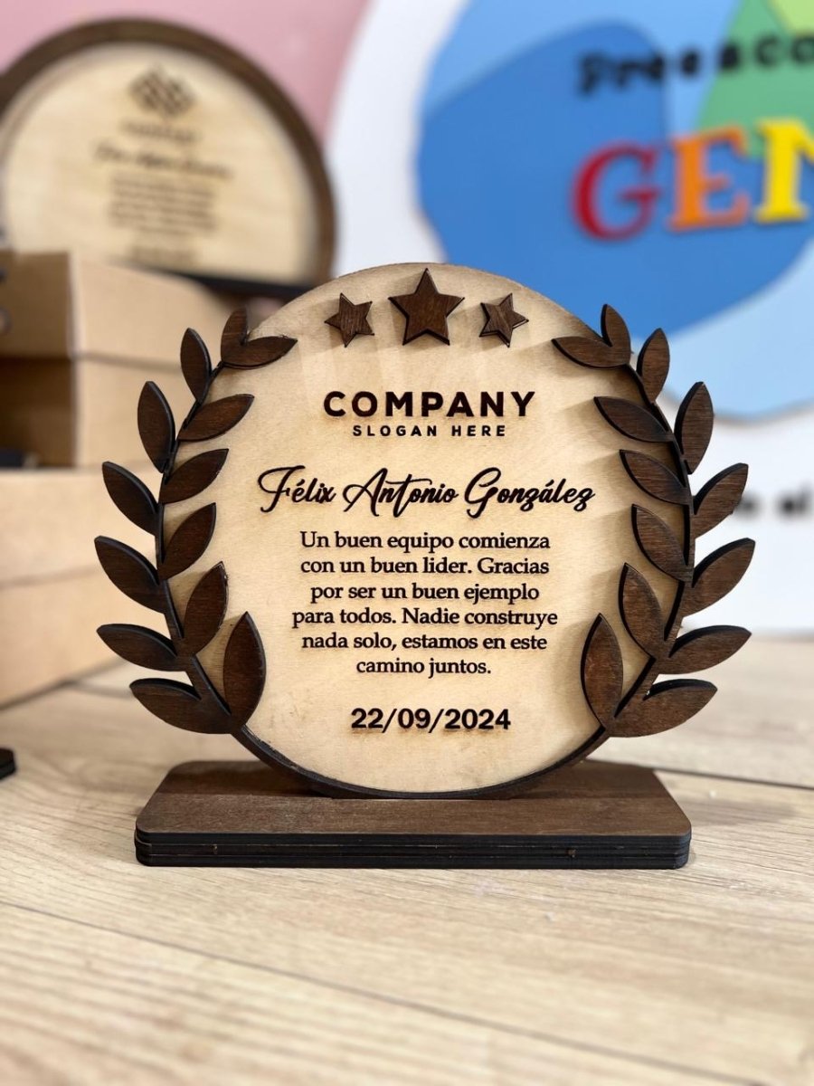 Reconocimientos personalizados en Madera y acrilico - Felt Craft RD