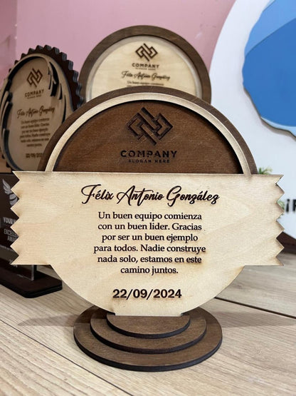 Reconocimientos personalizados en Madera y acrilico - Felt Craft RD