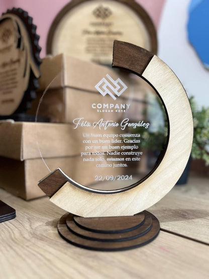 Reconocimientos personalizados en Madera y acrilico - Felt Craft RD