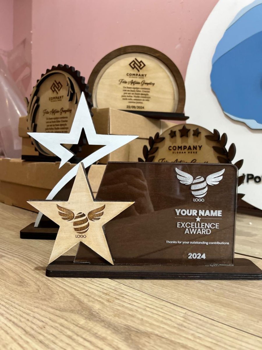 Reconocimientos personalizados en Madera y acrilico - Felt Craft RD