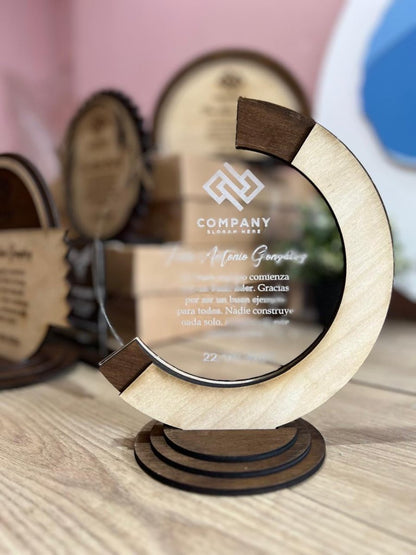 Reconocimientos personalizados en Madera y acrilico - Felt Craft RD