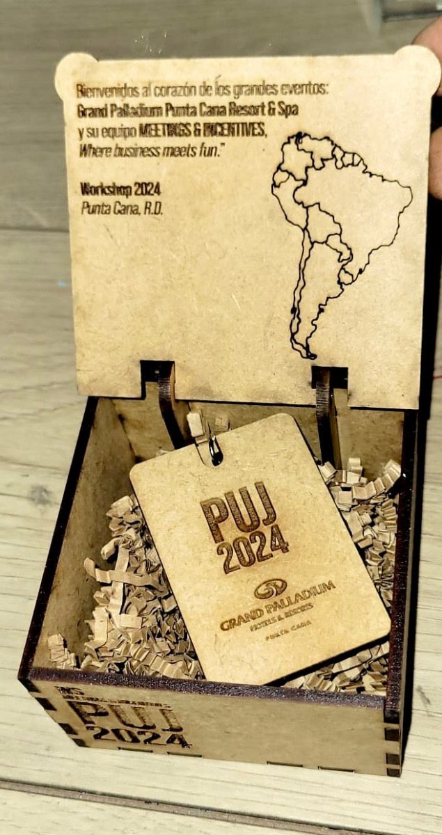 Regalo corporativo en madera caja souvenir - Felt Craft RD