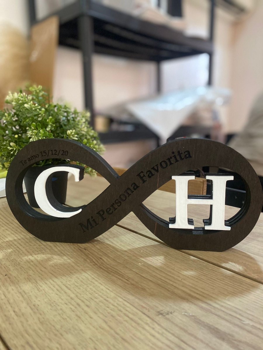 Regalo personalizado para pareja en forma de infinito con inicales Santo Domingo - Felt Craft RD