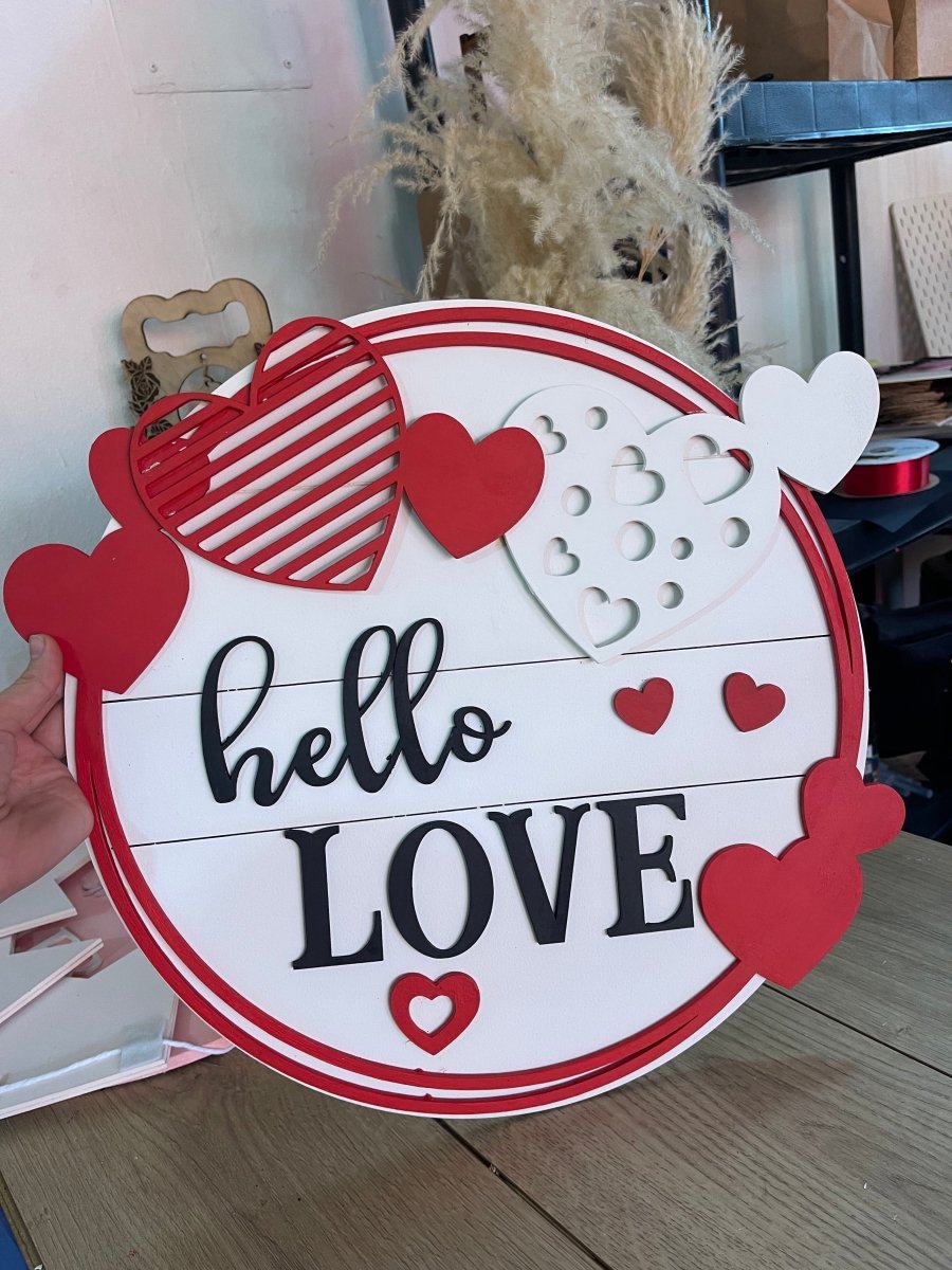 Detalle romántico personalizado con nombres y frase.