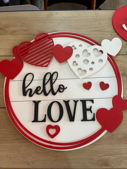 Obsequio romántico grabado en madera personalizada.