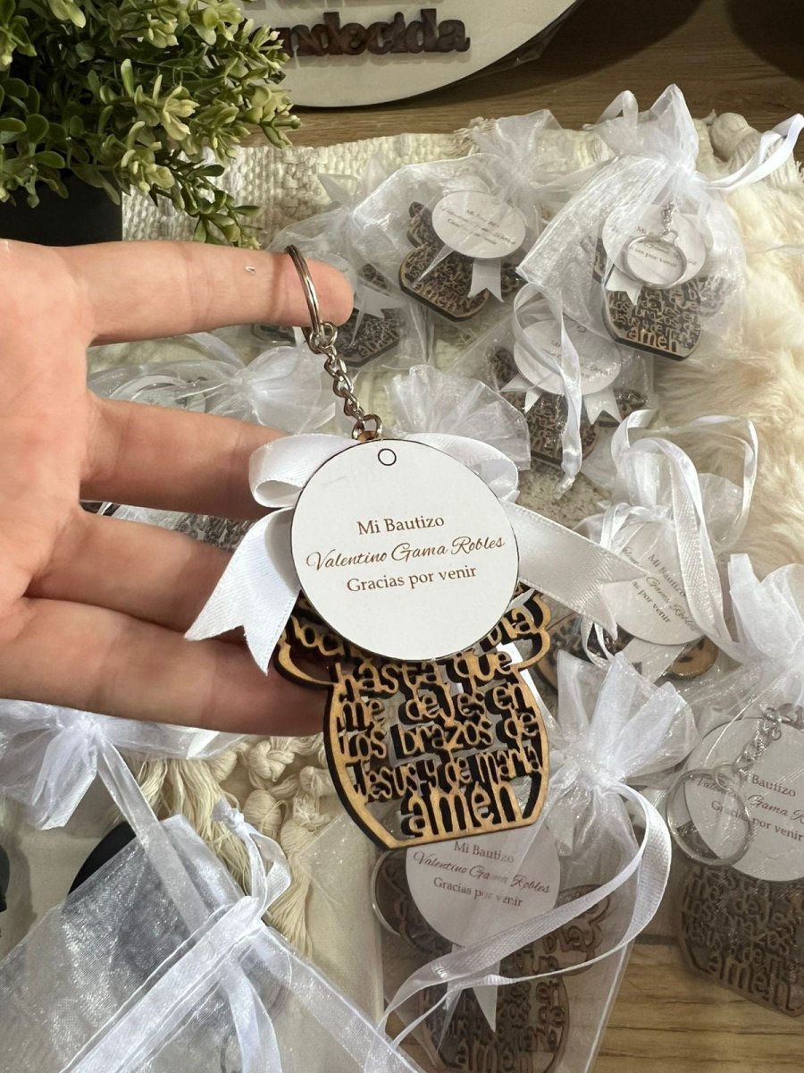 Souvenir de madera grabado para eventos religiosos