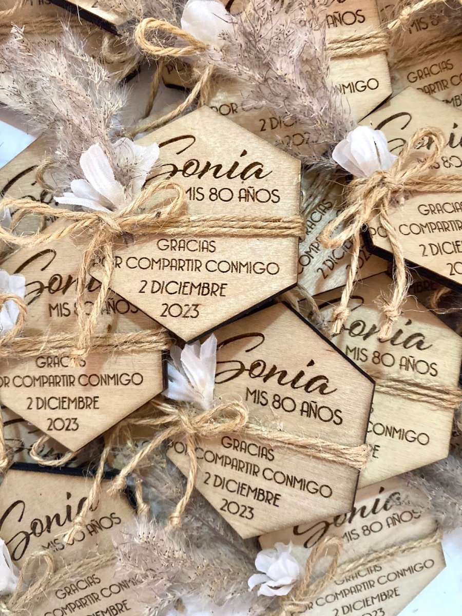 Souvenir con mensaje para cumpleaños, bodas y eventos personalizado de madera República Dominicana - Felt Craft RD