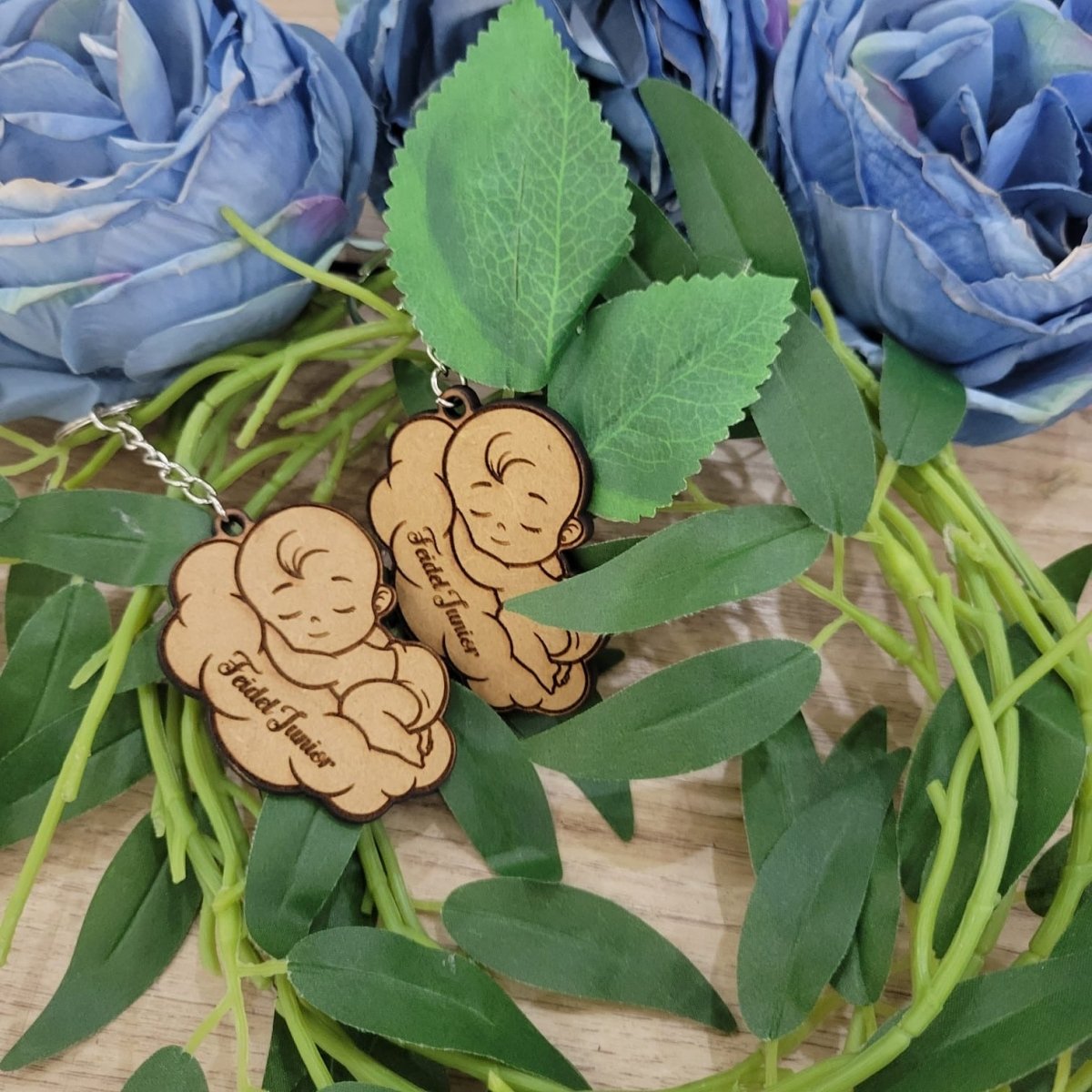 Souvenir de llavero personalizado de madera en forma de angelito - Felt Craft RD