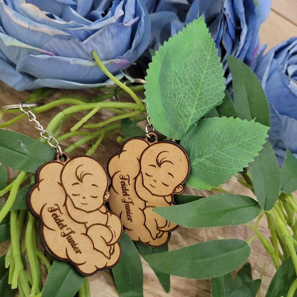 Souvenir de llavero personalizado de madera en forma de angelito - Felt Craft RD